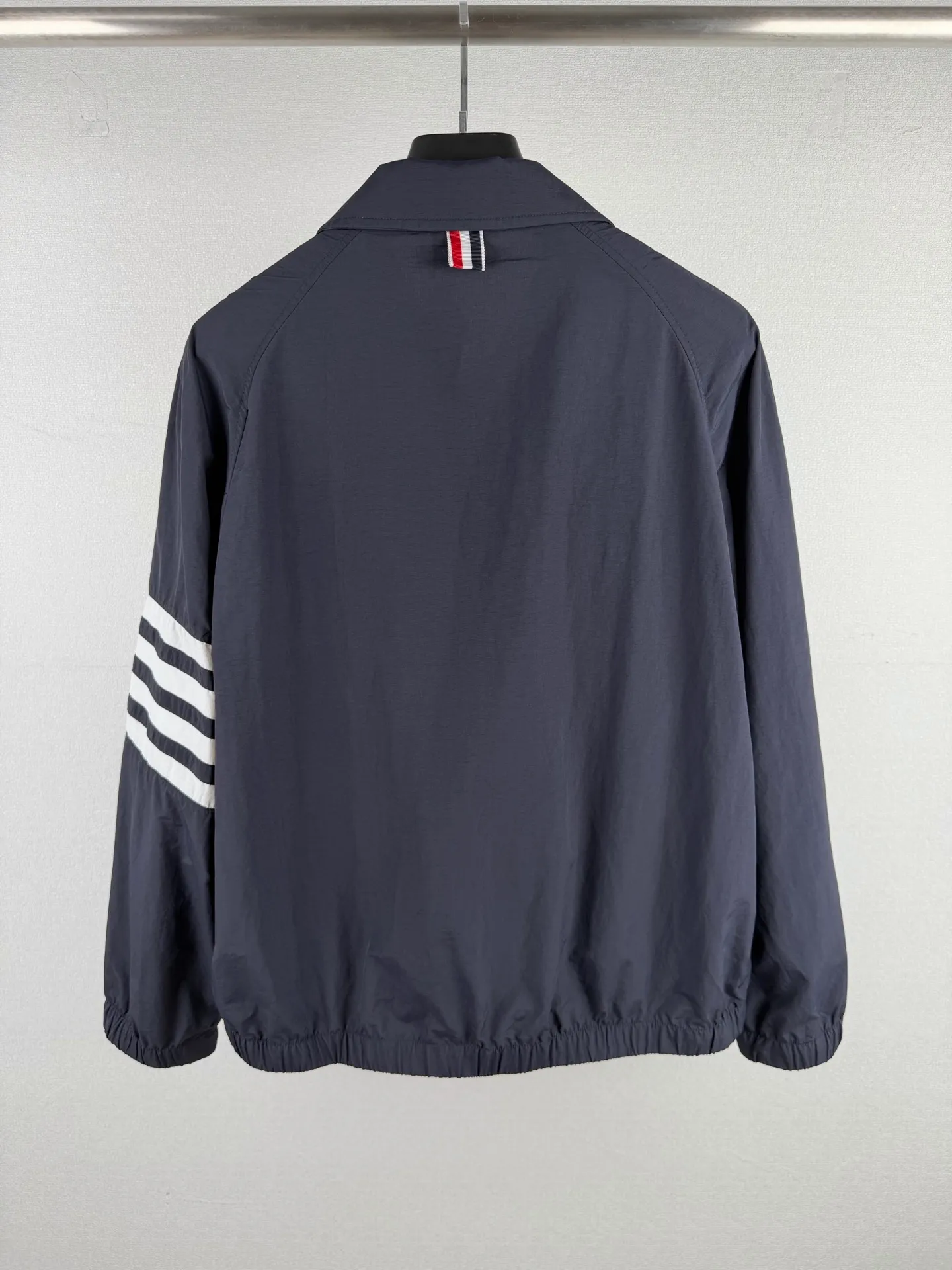 THOM BROWNE/ Navy Blue Classic 1: 2: ： 1:1 TB 1:1 TB 1:1 TB ： Size： 1 2 3 4